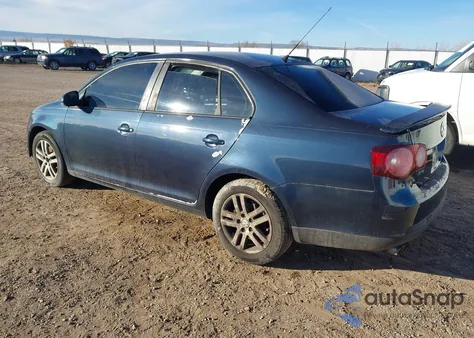 2009 Volkswagen Jetta S z USA, uszkodzony, nr VIN 3VWJM71K99M004881